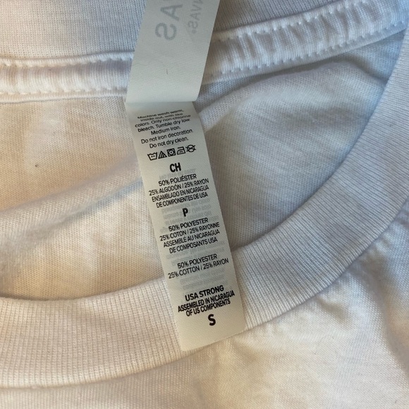 Suns out claws out T-shirt - Picture 4 of 4